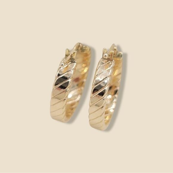 14k Yellow Gold 5mm Braided Hoop Earrings (20 x 20 mm) | Real Gold Huggies | - Picture 2 of 6